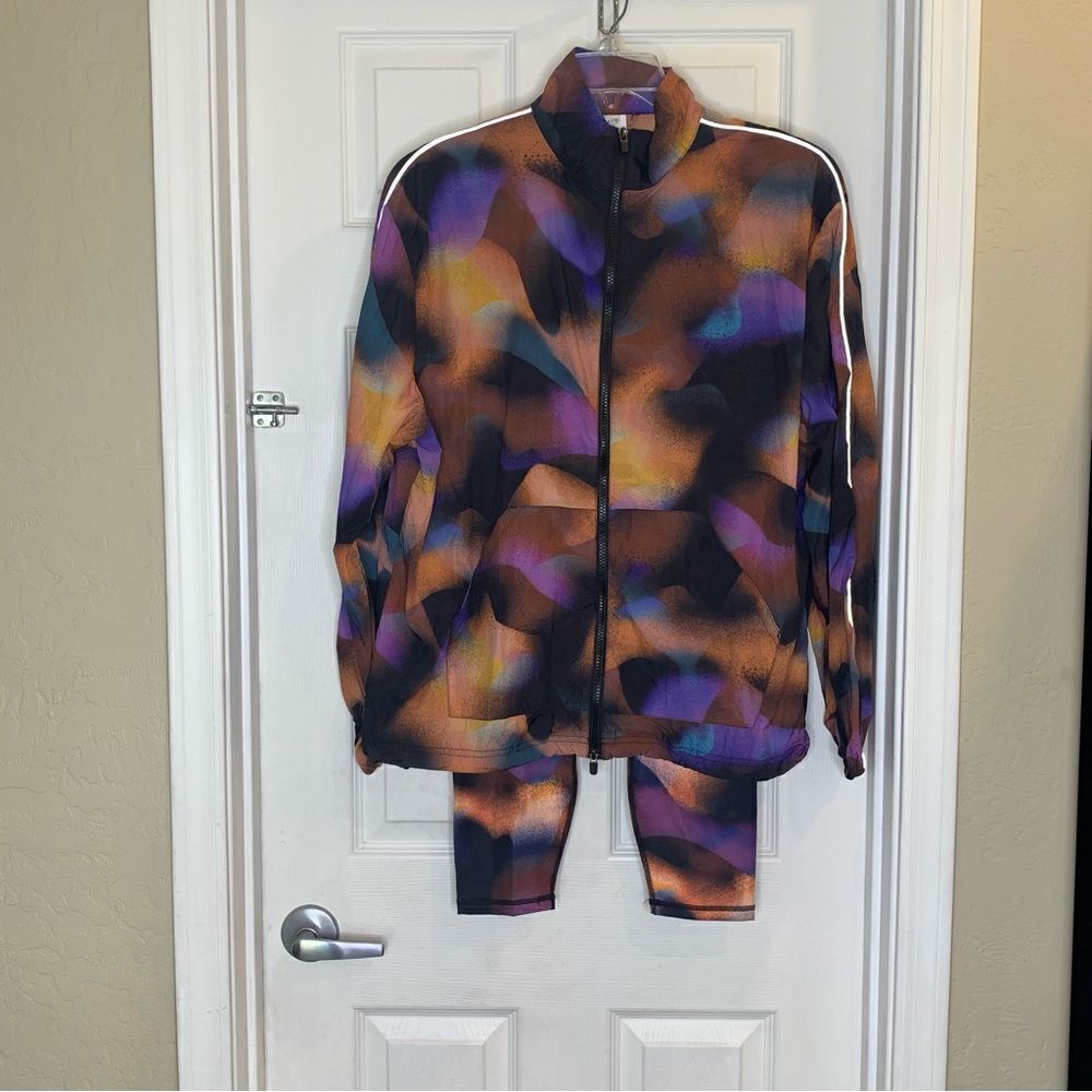 Fabletics Oversized Flyweight Windbreaker And Leg… - image 1